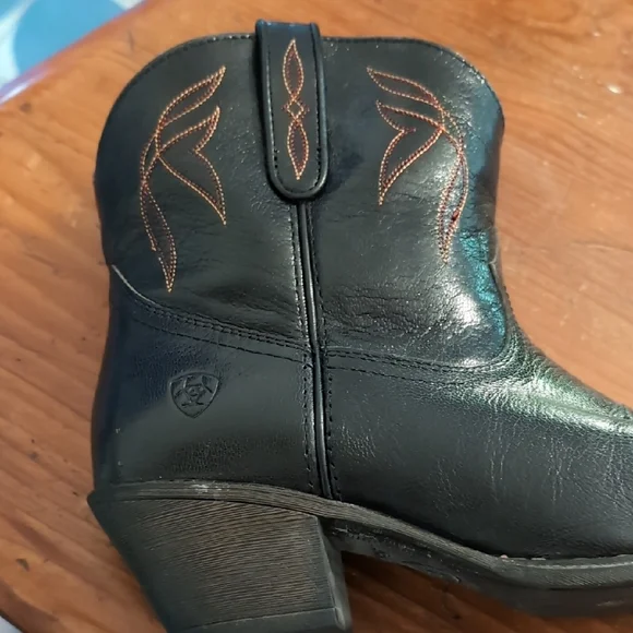 Ariat Black Leather Western Boots - Picture 2 of 9